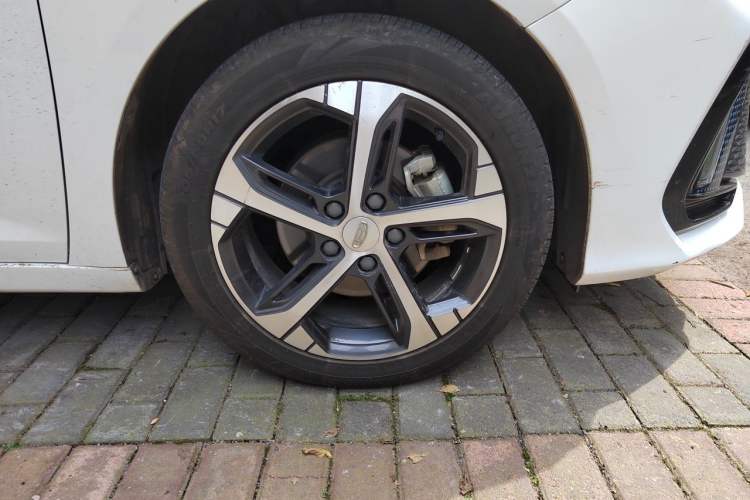 Used Geely Auto Emgrand L 2022 1.4T CVT Flagship Edition Right Front Wheel Hub