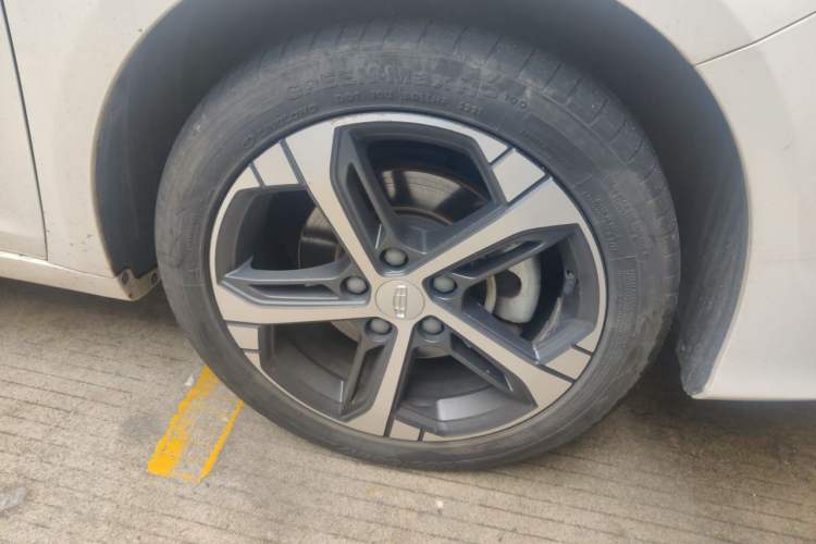 Used Geely Auto Emgrand L 2022 1.4T CVT Flagship Edition Right Front Wheel Hub