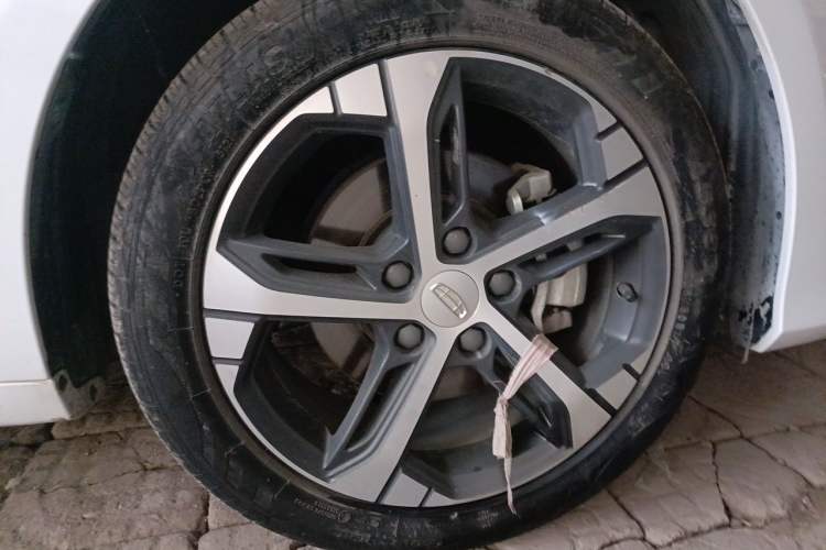 Used Geely Auto Emgrand L 2022 1.4T CVT Ultimate Model Right Front Wheel Hub