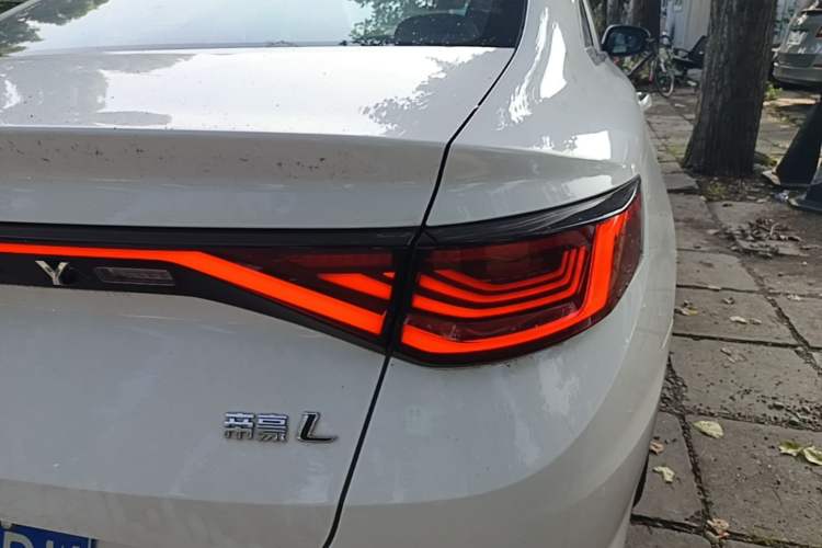 Used Geely Auto Emgrand L 2022 1.4T CVT Flagship Edition Right Rear Taillight