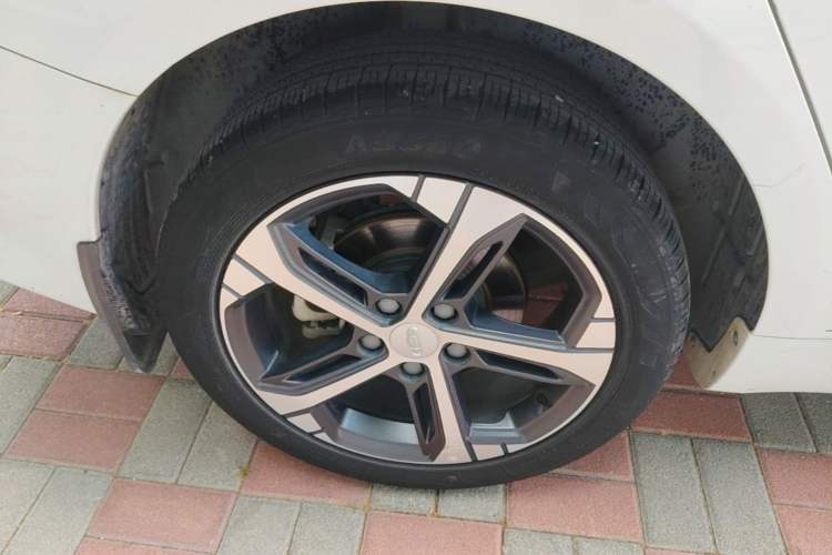 Used Geely Auto Emgrand L 2022 1.4T CVT Ultimate Model Right Rear Wheel Hub