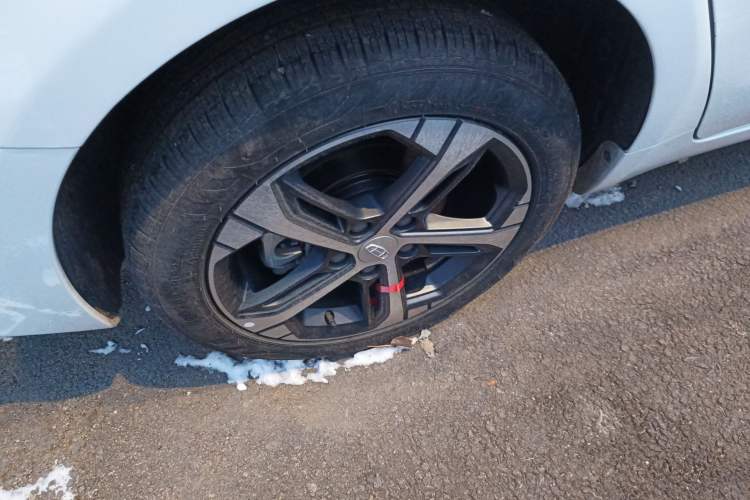 Used Geely Auto Emgrand L 2022 1.4T CVT Flagship Edition Right Rear Wheel Hub