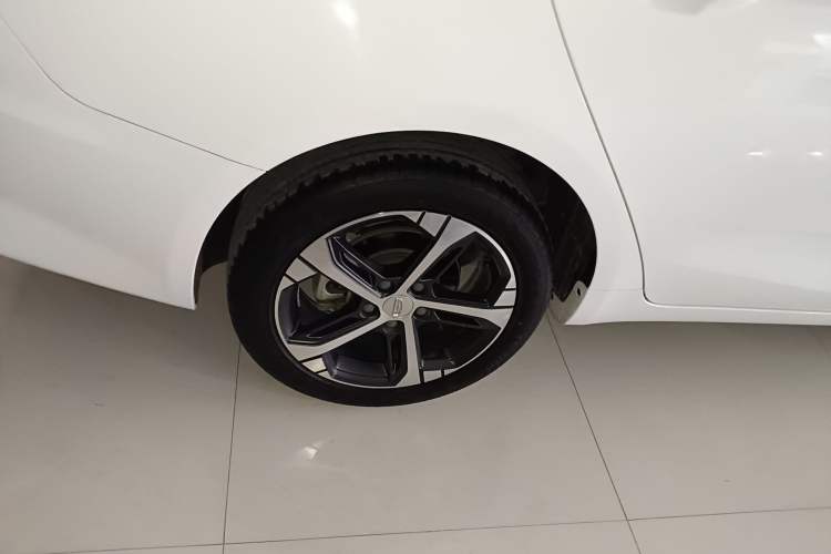 Used Geely Auto Emgrand L 2022 1.4T CVT Flagship Edition Right Rear Wheel Hub