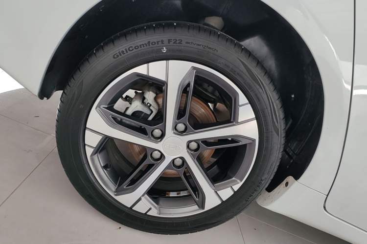 Used Geely Auto Emgrand L 2022 1.4T CVT Ultimate Model Right Rear Wheel Hub