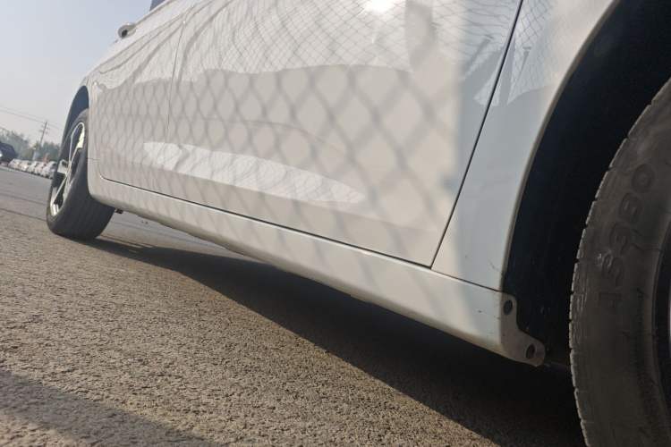 Used Geely Auto Emgrand L 2022 1.4T CVT Ultimate Model Right Side Sill