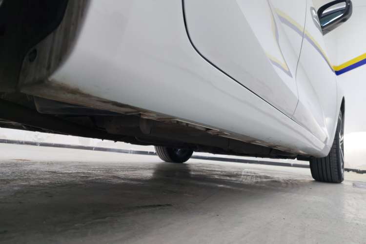 Used Geely Auto Emgrand L 2022 1.4T CVT Ultimate Model Right Side Sill