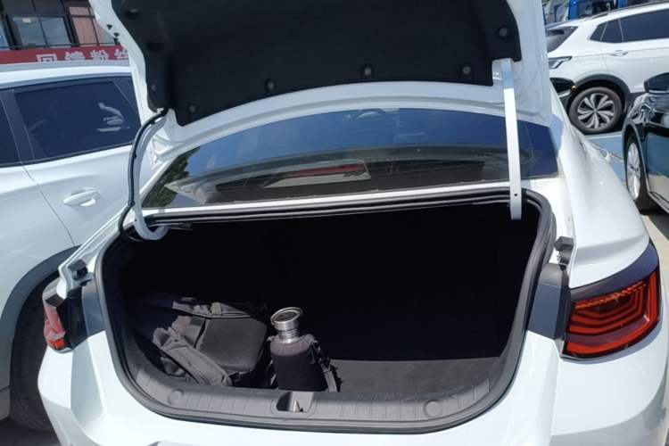 Used Geely Auto Emgrand L 2022 1.4T CVT Flagship Edition Trunk