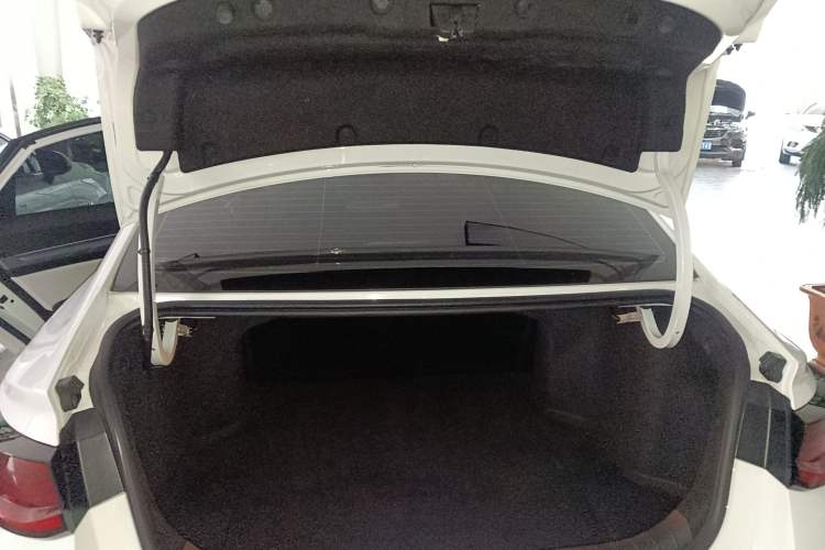 Used Geely Auto Emgrand L 2022 1.4T CVT Flagship Edition Trunk