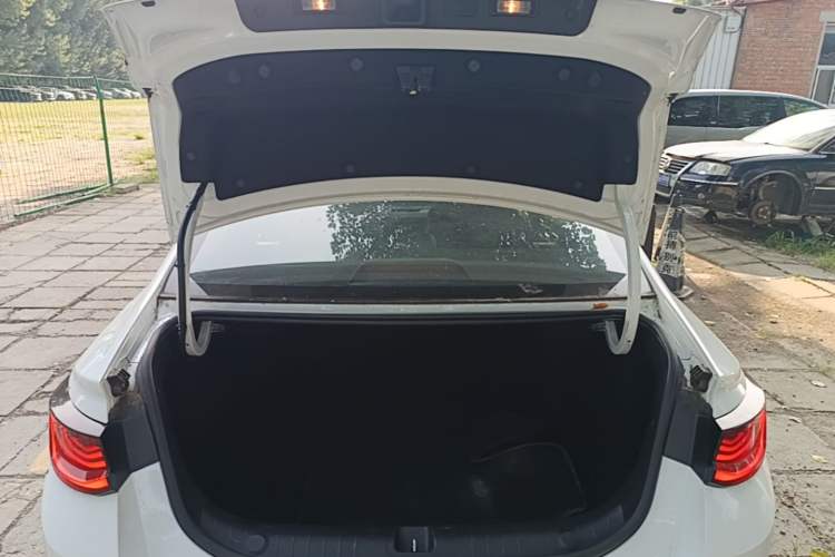 Used Geely Auto Emgrand L 2022 1.4T CVT Flagship Edition Trunk
