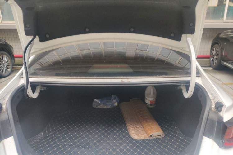 Used Geely Auto Emgrand L 2022 1.4T CVT Flagship Edition Trunk