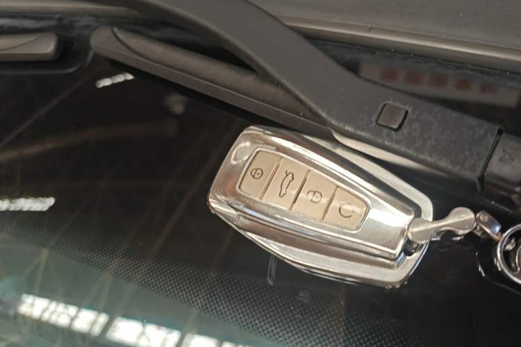 Used Geely Auto Emgrand L 2022 1.4T CVT Flagship Edition Vehicle Key