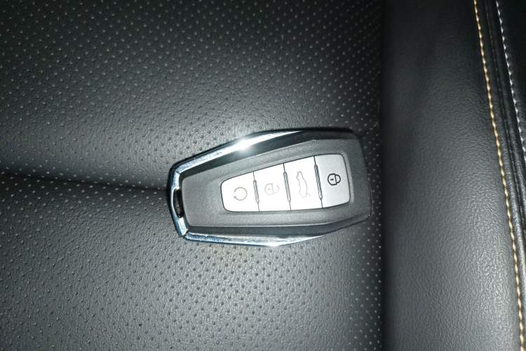Used Geely Auto Emgrand L 2022 1.4T CVT Flagship Edition Vehicle Key