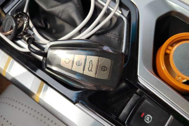Used Geely Auto Emgrand L 2022 1.4T CVT Flagship Edition Vehicle Key
