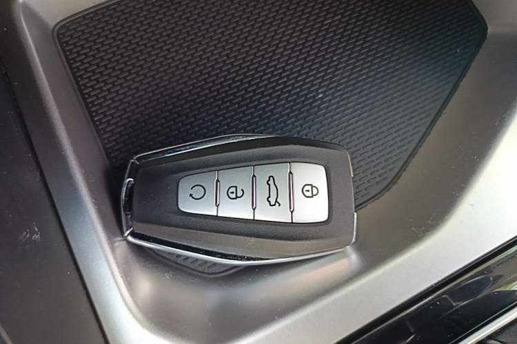 Used Geely Auto Emgrand L 2022 1.4T CVT Flagship Edition Vehicle Key