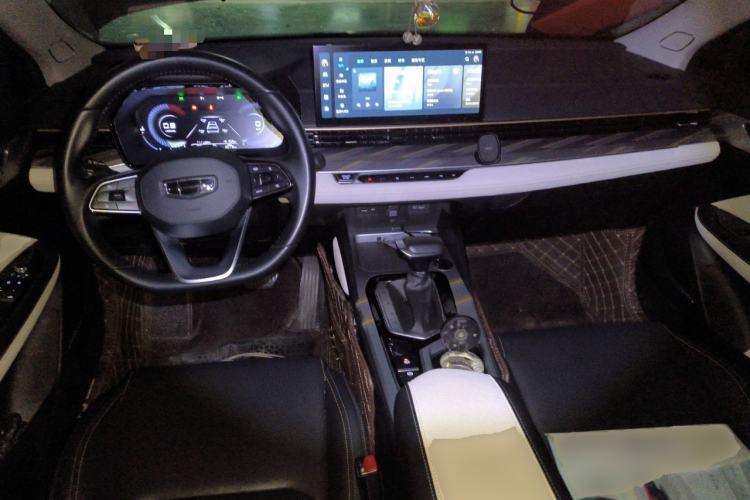 Used Geely Auto Emgrand L 2022 1.4T CVT Flagship Edition Center Console