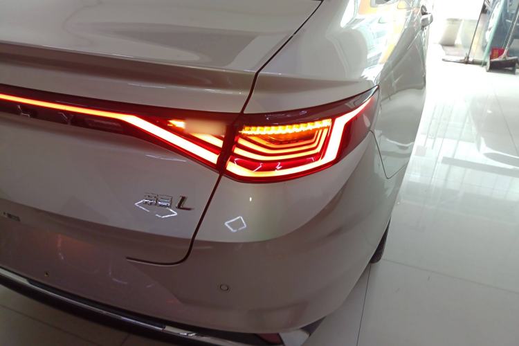 Used Geely Auto Emgrand L 2022 1.4T CVT Flagship Edition Exterior 6