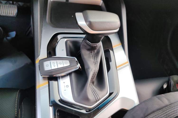 Used Geely Auto Emgrand L 2022 1.4T CVT Flagship Edition Gear Lever
