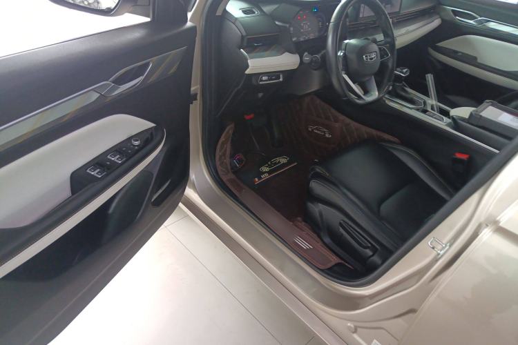 Used Geely Auto Emgrand L 2022 1.4T CVT Flagship Edition Interior 3