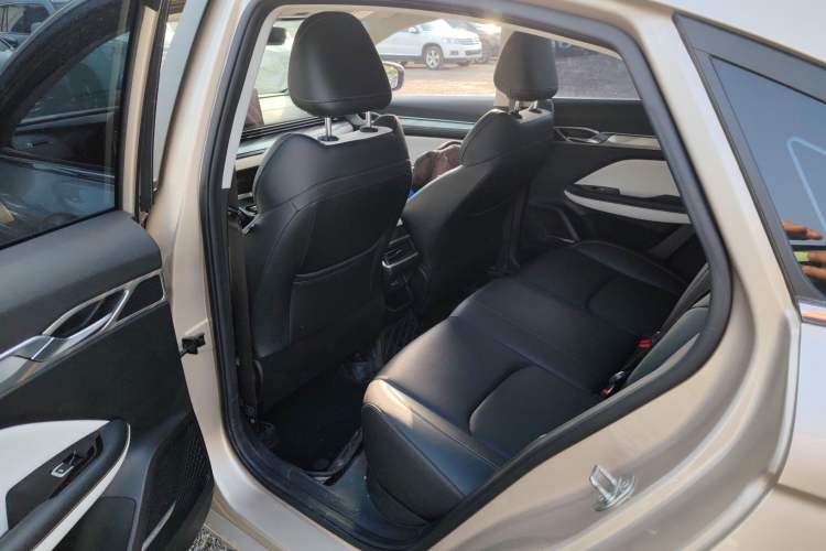 Used Geely Auto Emgrand L 2022 1.4T CVT Flagship Edition Left Rear Seat