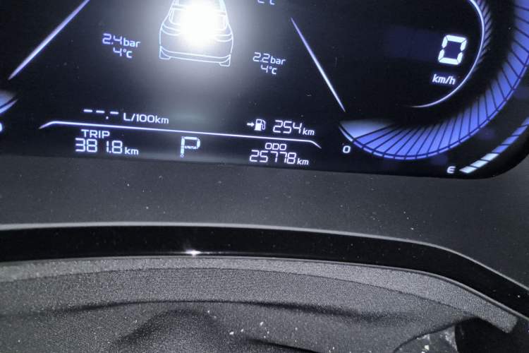 Used Geely Auto Emgrand L 2022 1.4T CVT Flagship Edition Odometer Close Up