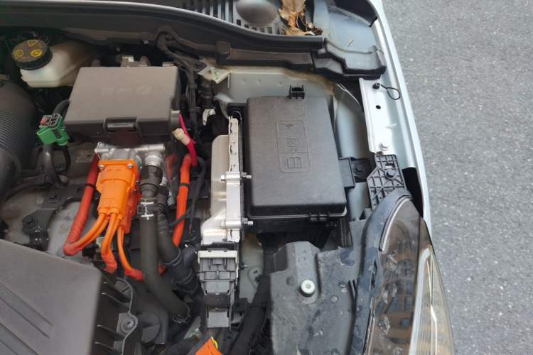 Used Geely Auto Emgrand L HiP 2022 1.5TD-DHT Pro 100KM Super Swift Engine Bay Left