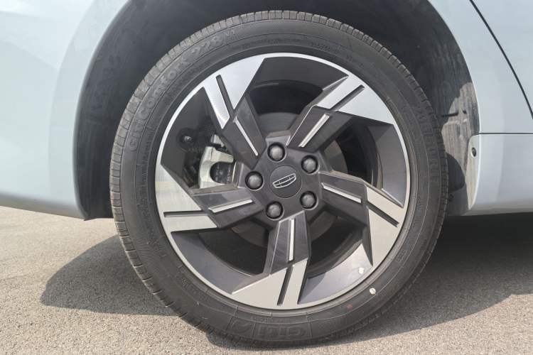 Used Geely Auto Emgrand L HiP 2022 1.5TD-DHT Pro 100KM Super Rui Exterior 7