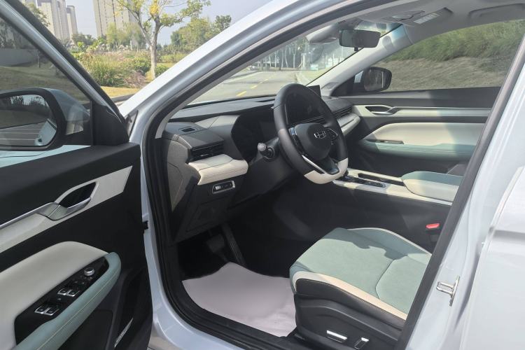 Used Geely Auto Emgrand L HiP 2022 1.5TD-DHT Pro 100KM Super Rui Interior 5