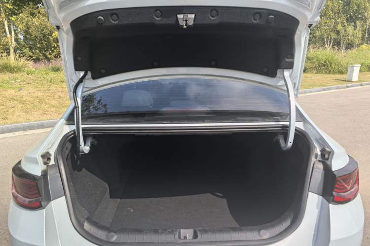 Used Geely Auto Emgrand L HiP 2022 1.5TD-DHT Pro 100KM Super Rui Trunk