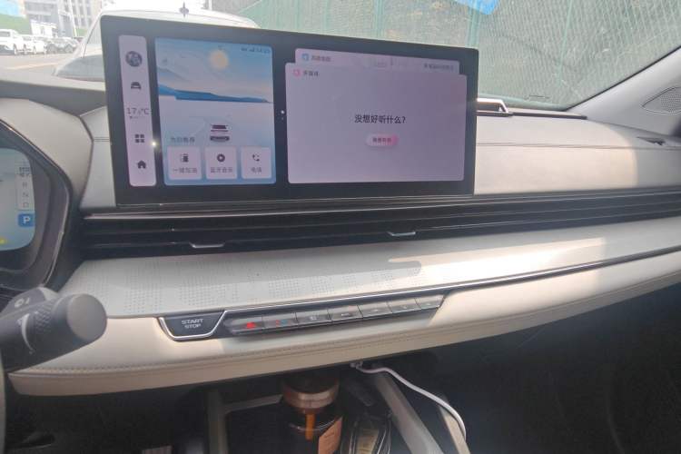 Used Geely Auto Emgrand L HiP 2022 1.5TD-DHT Pro 100KM Super Rui Audio And AC Panel