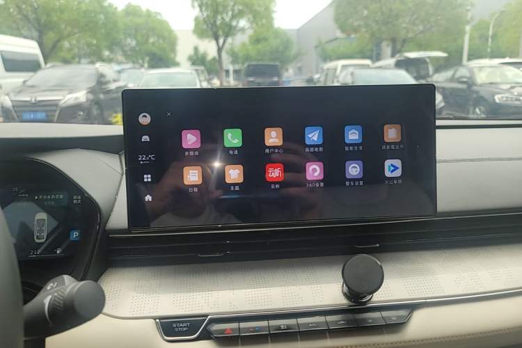 Used Geely Auto Emgrand L HiP 2022 1.5TD-DHT Pro 100KM Super Rui Audio And AC Panel