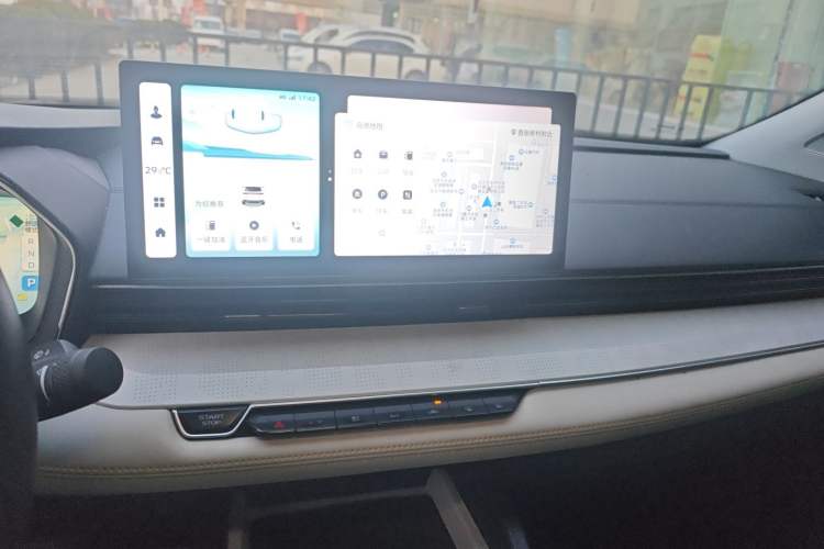 Used Geely Auto Emgrand L HiP 2022 1.5TD-DHT Pro 100KM Super Swift Audio And AC Panel