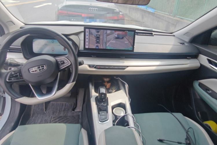 Used Geely Auto Emgrand L HiP 2022 1.5TD-DHT Pro 100KM Super Rui Center Console