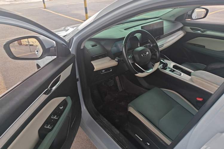 Used Geely Auto Emgrand L HiP 2022 1.5TD-DHT Pro 100KM Super Rui Driver Seat