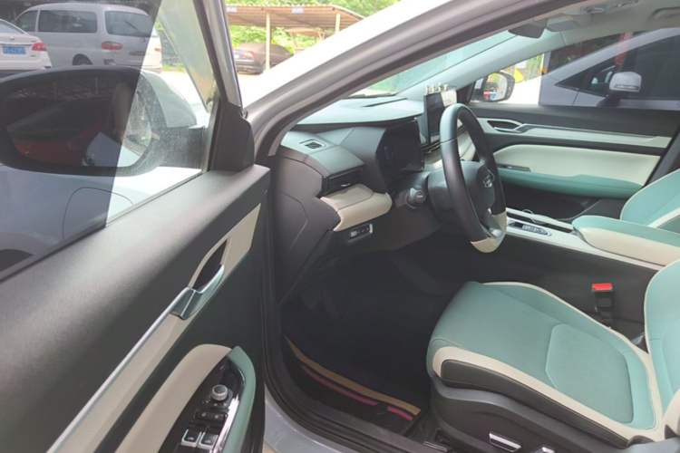 Used Geely Auto Emgrand L HiP 2022 1.5TD-DHT Pro 100KM Super Swift Driver Seat