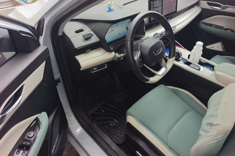 Used Geely Auto Emgrand L HiP 2022 1.5TD-DHT Pro 100KM Super Swift Driver Seat