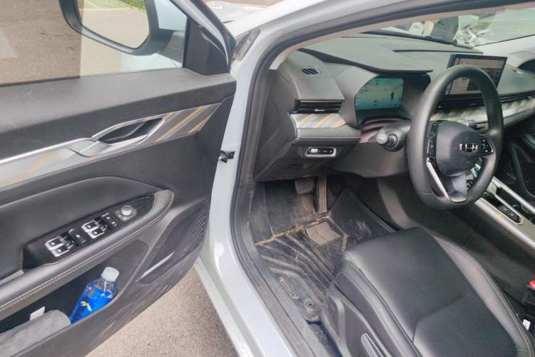 Used Geely Auto Emgrand L HiP 2022 1.5TD-DHT Pro 100KM Super Clean Driver Seat