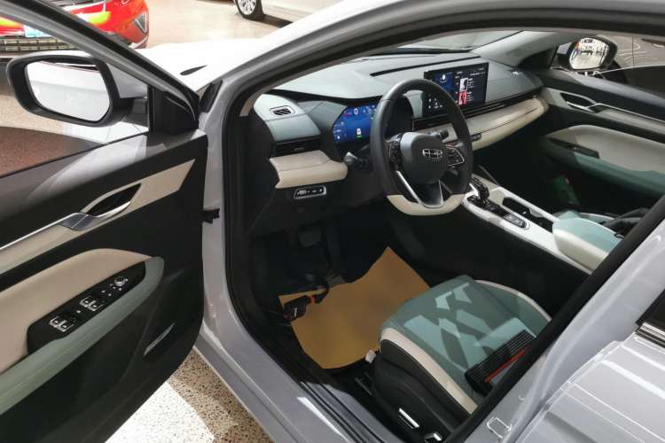 Used Geely Auto Emgrand L HiP 2022 1.5TD-DHT Pro 100KM Super Rui Driver Seat