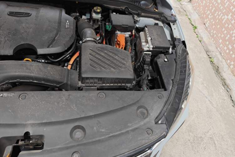 Used Geely Auto Emgrand L HiP 2022 1.5TD-DHT Pro 100KM Super Swift Engine Bay Left