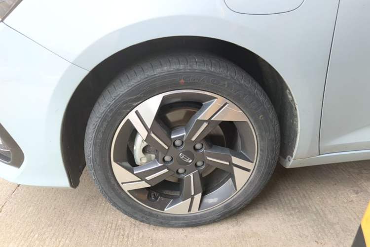 Used Geely Auto Emgrand L HiP 2022 1.5TD-DHT Pro 100KM Super Swift Exterior 4