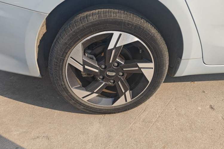 Used Geely Auto Emgrand L HiP 2022 1.5TD-DHT Pro 100KM Super Rui Exterior 8