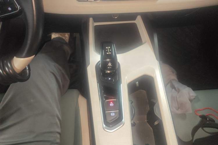 Used Geely Auto Emgrand L HiP 2022 1.5TD-DHT Pro 100KM Super Rui Gear Lever