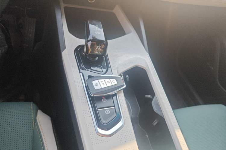 Used Geely Auto Emgrand L HiP 2022 1.5TD-DHT Pro 100KM Super Rui Gear Lever