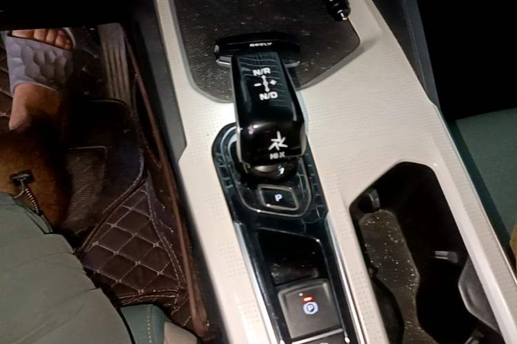 Used Geely Auto Emgrand L HiP 2022 1.5TD-DHT Pro 100KM Super Rui Gear Lever