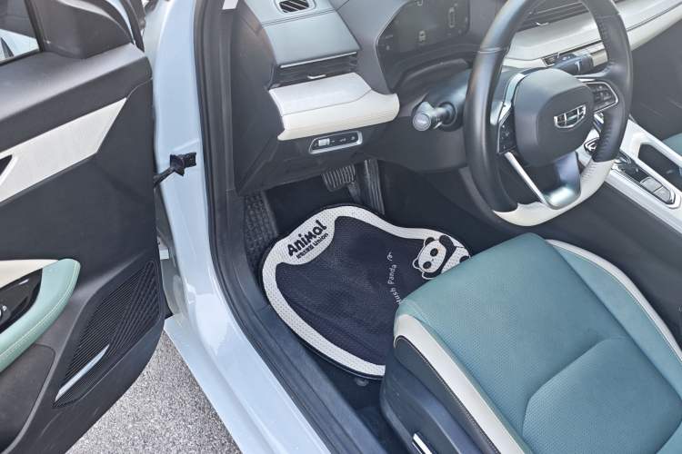 Used Geely Auto Emgrand L HiP 2022 1.5TD-DHT Pro 100KM Super Rui Interior 10