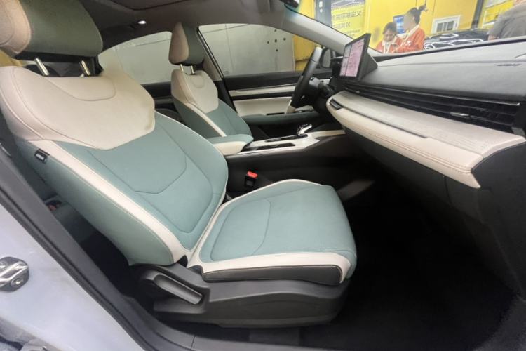 Used Geely Auto Emgrand L HiP 2022 1.5TD-DHT Pro 100KM Super Rui Interior 11