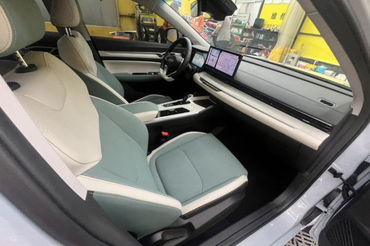 Used Geely Auto Emgrand L HiP 2022 1.5TD-DHT Pro 100KM Super Rui Interior 12