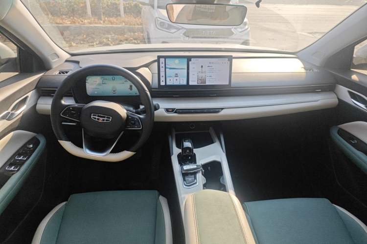 Used Geely Auto Emgrand L HiP 2022 1.5TD-DHT Pro 100KM Super Rui Interior 2