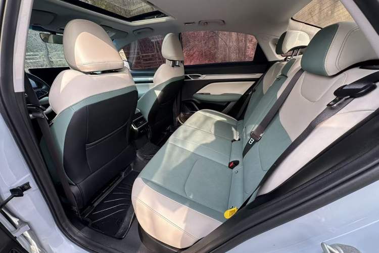 Used Geely Auto Emgrand L HiP 2022 1.5TD-DHT Pro 100KM Super Swift Interior 3