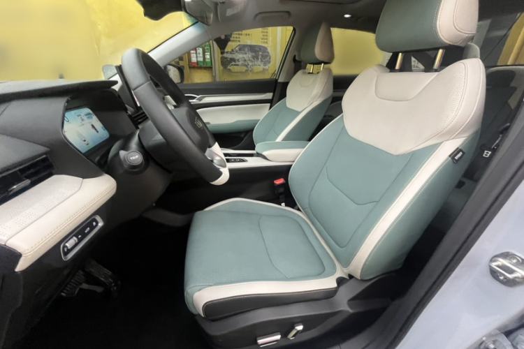 Used Geely Auto Emgrand L HiP 2022 1.5TD-DHT Pro 100KM Super Rui Interior 4
