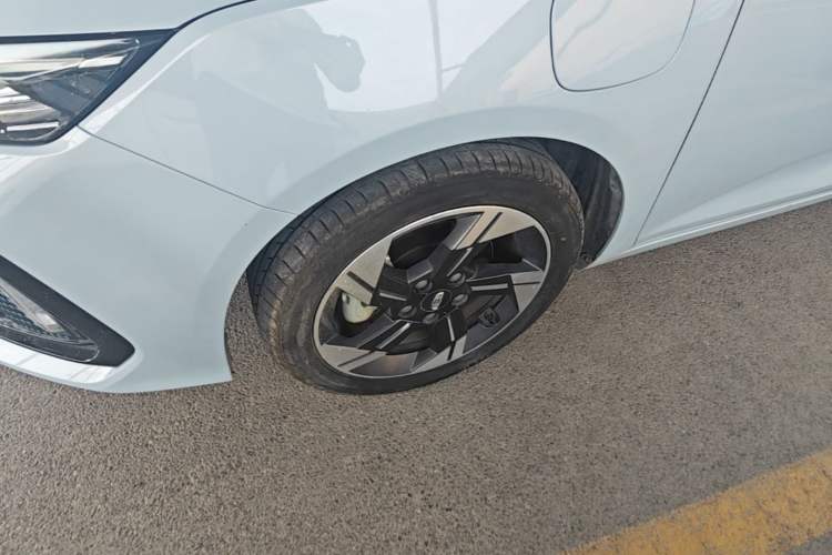 Used Geely Auto Emgrand L HiP 2022 1.5TD-DHT Pro 100KM Super Rui Left Front Wheel Hub